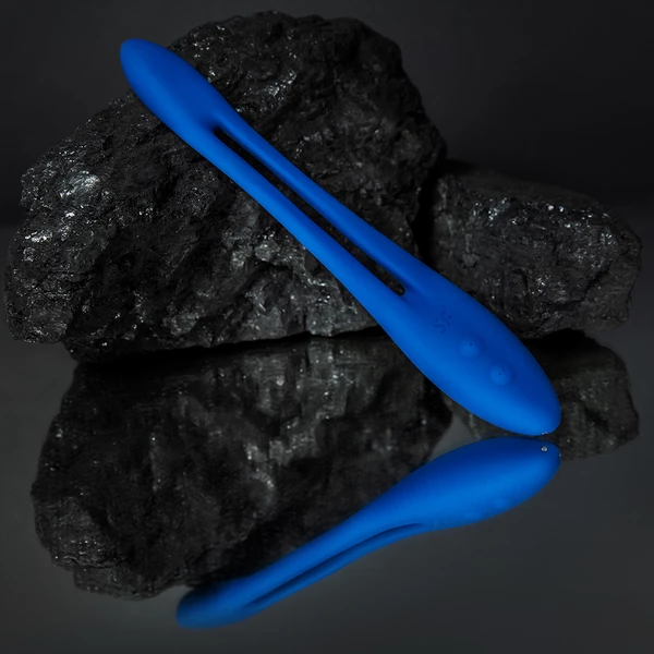 Satisfyer Elastic Game Multi Vibrator (Dark Blue)  - Flexibilní vibrátor pro ni nebo páry, modrý