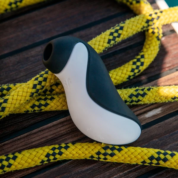 Satisfyer Orca - ultrazvukový vibrátor na klitoris s extra vibrací