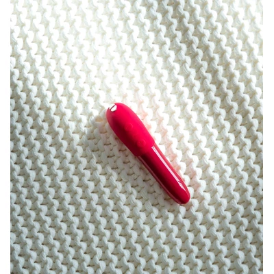 We-Vibe Tango X Cherry red - Mini vibrátor bullet, červený