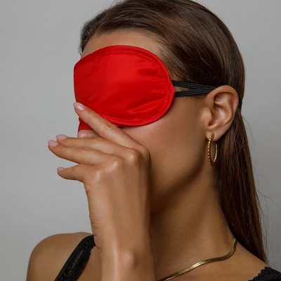 Crushious Satin Blindfold - Škraboška na oči, Červená