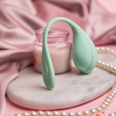 Satisfyer Smooth Petal - Vibrační vajíčko ovládané aplikací, Zelené