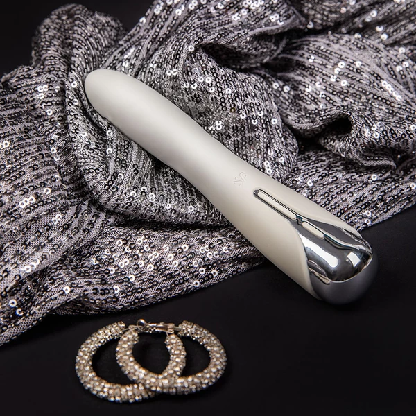 Satisfyer Spinning Vibe Beige 1 - Klasický vibrátor s funkcí rotace, Béžový