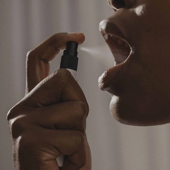 Bijoux Indiscrets Slow Sex  - hydratační sprej pro orální sex