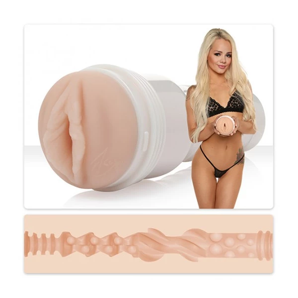 Girls Elsa Jean -  masturbator